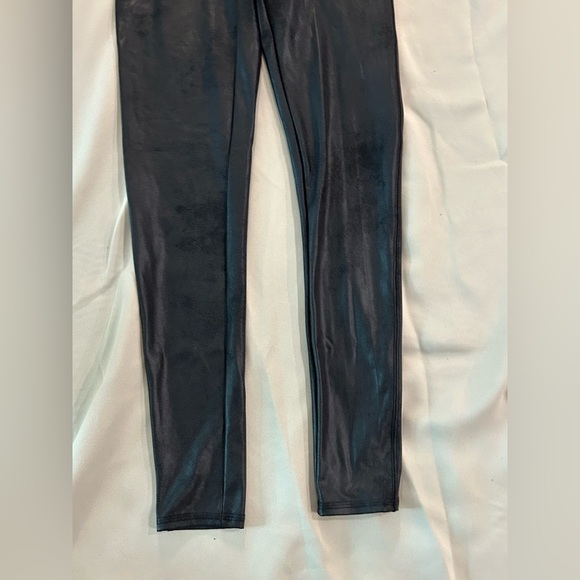 Spanx Faux Leather Shiny Black Leggings - L - Picture 4 of 9